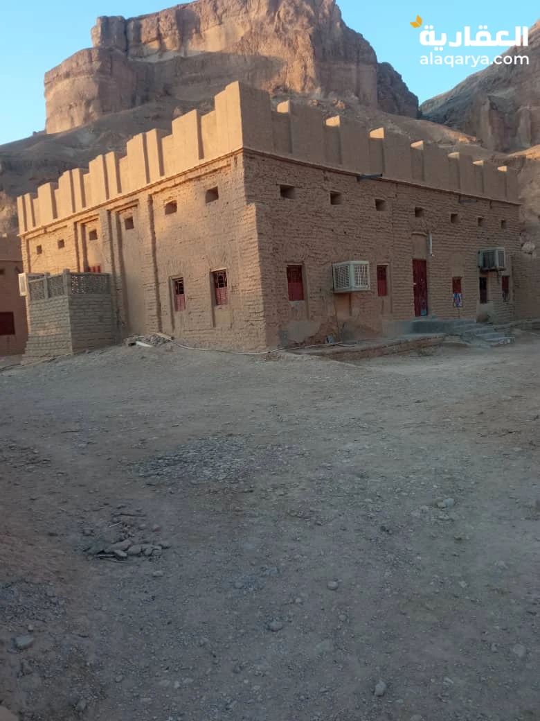 بيت للبيع وبسعر مناسب جدا في نقوب قريب سوق القطن