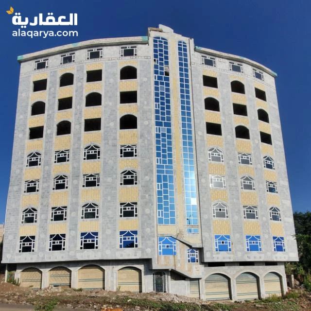 عقار ممتاز تجاري للبيع ومن أراد الإيجار طيب