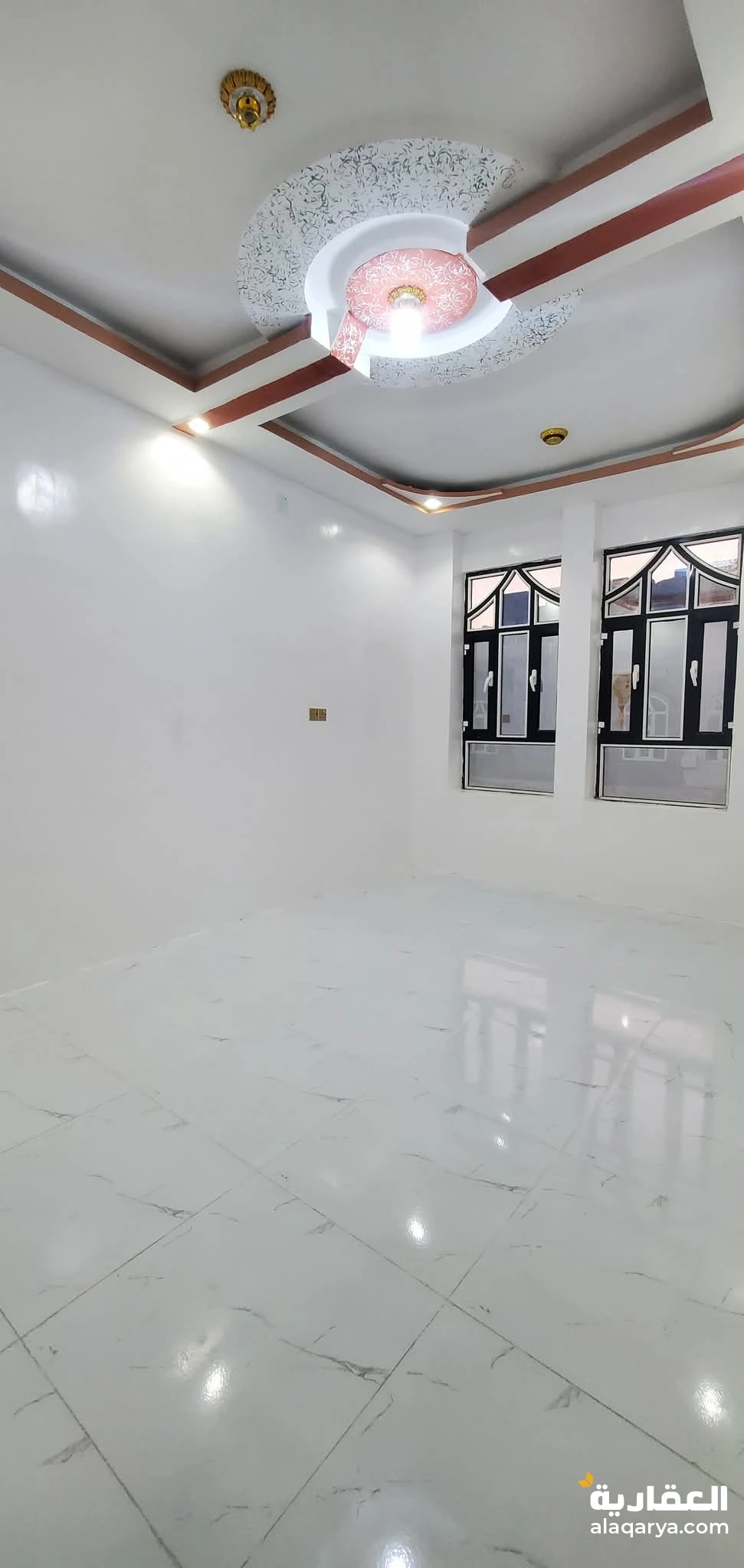 منزل سكني استثماري للبيع السعر 35مليون للتواصل 775426341
