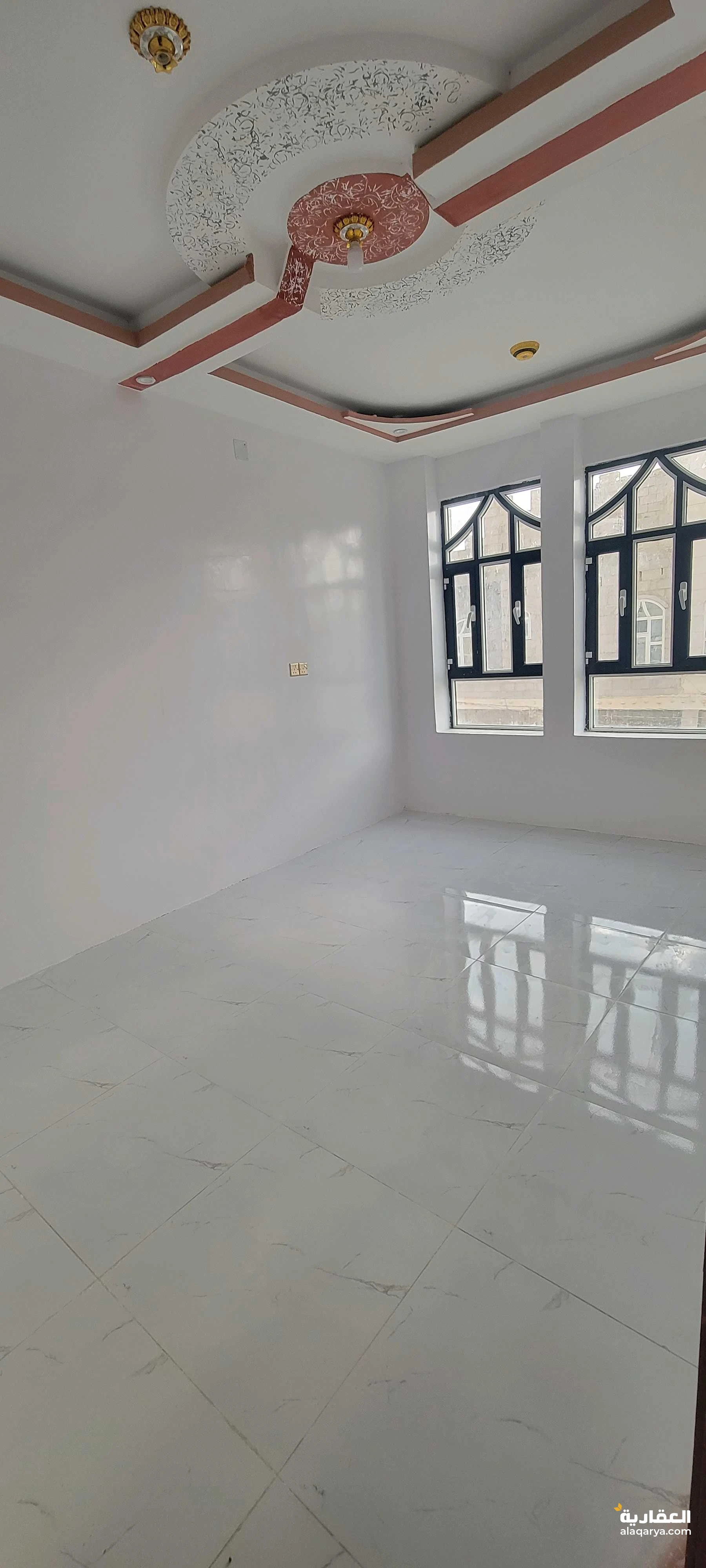 بيت للبيع روعه شارعين ركنيه شارع 6و6 متر في صنعاء الخط الجديد للتواصل 775426341