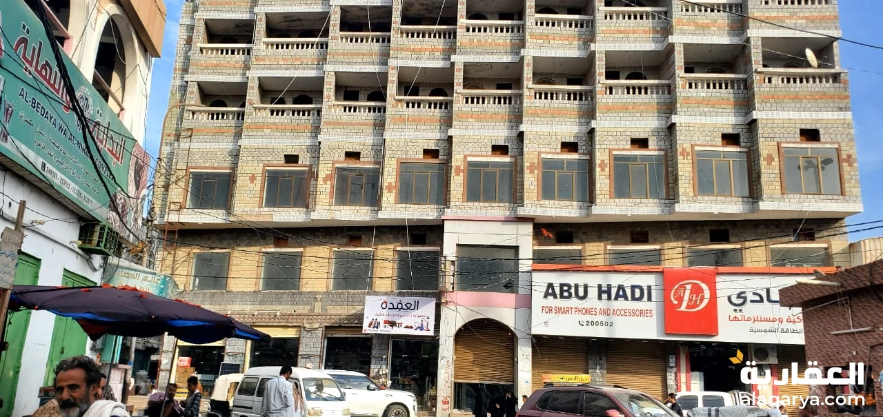 الحديده سوق المطراق وسط سوق المطراق جوار سوق القات