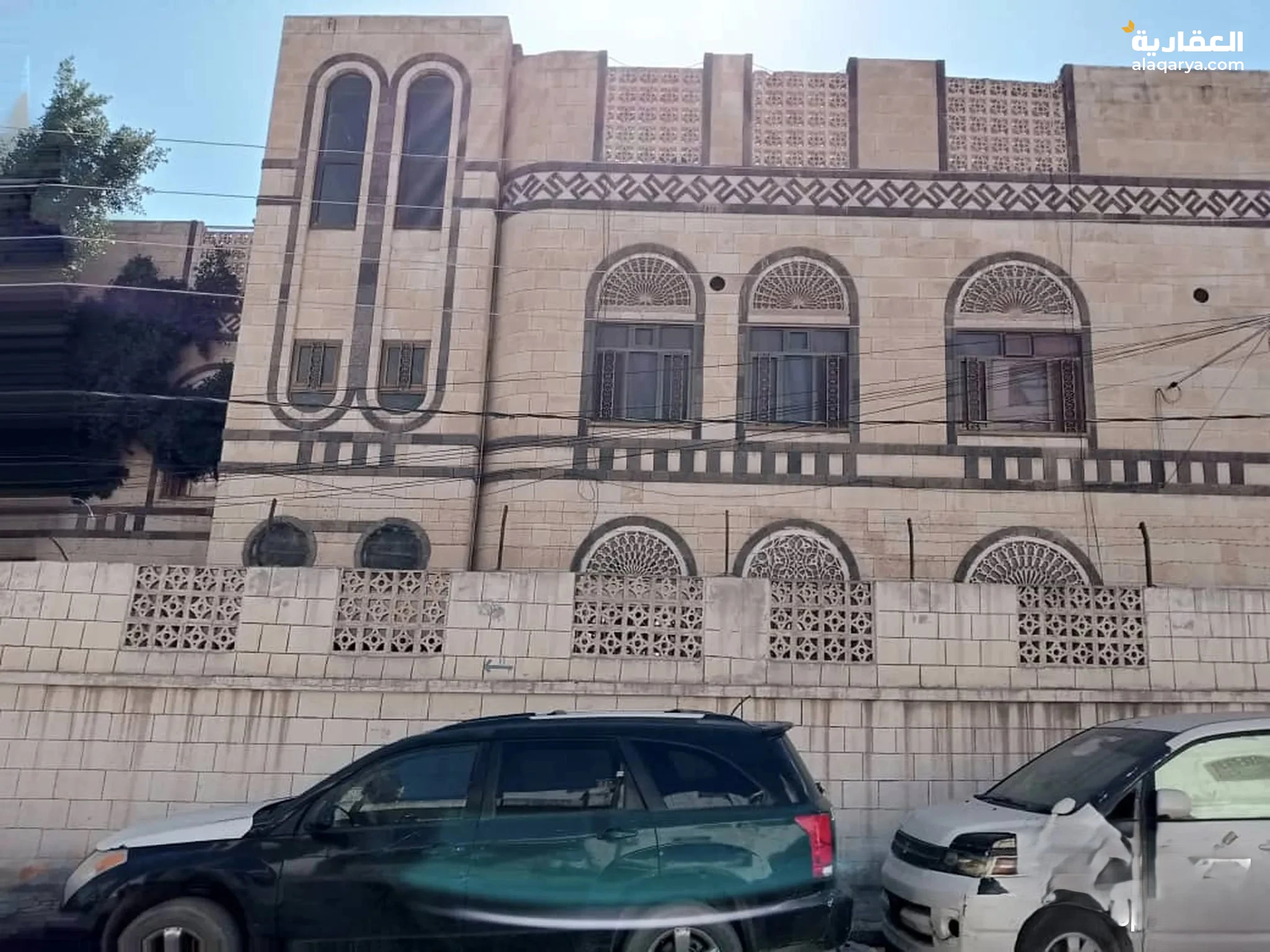 #فيلا للبيع حجر ابيض دورين مع بدروم وحوش ومدخلين المكان جولة فلسطين (المصباحي سابقاً)
