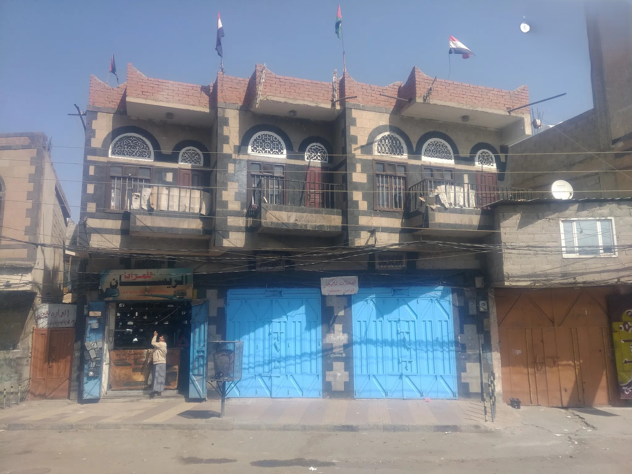 #للبيع بيت دورين مسلح ب 450مليون ريال يمني