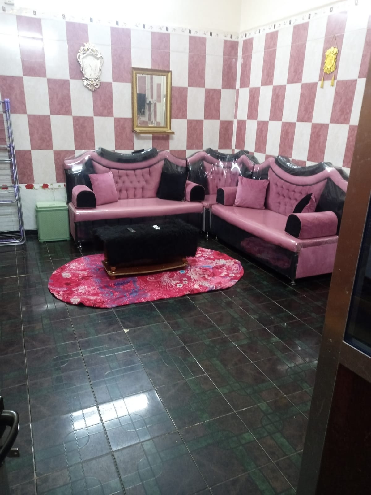 شقه للبيع