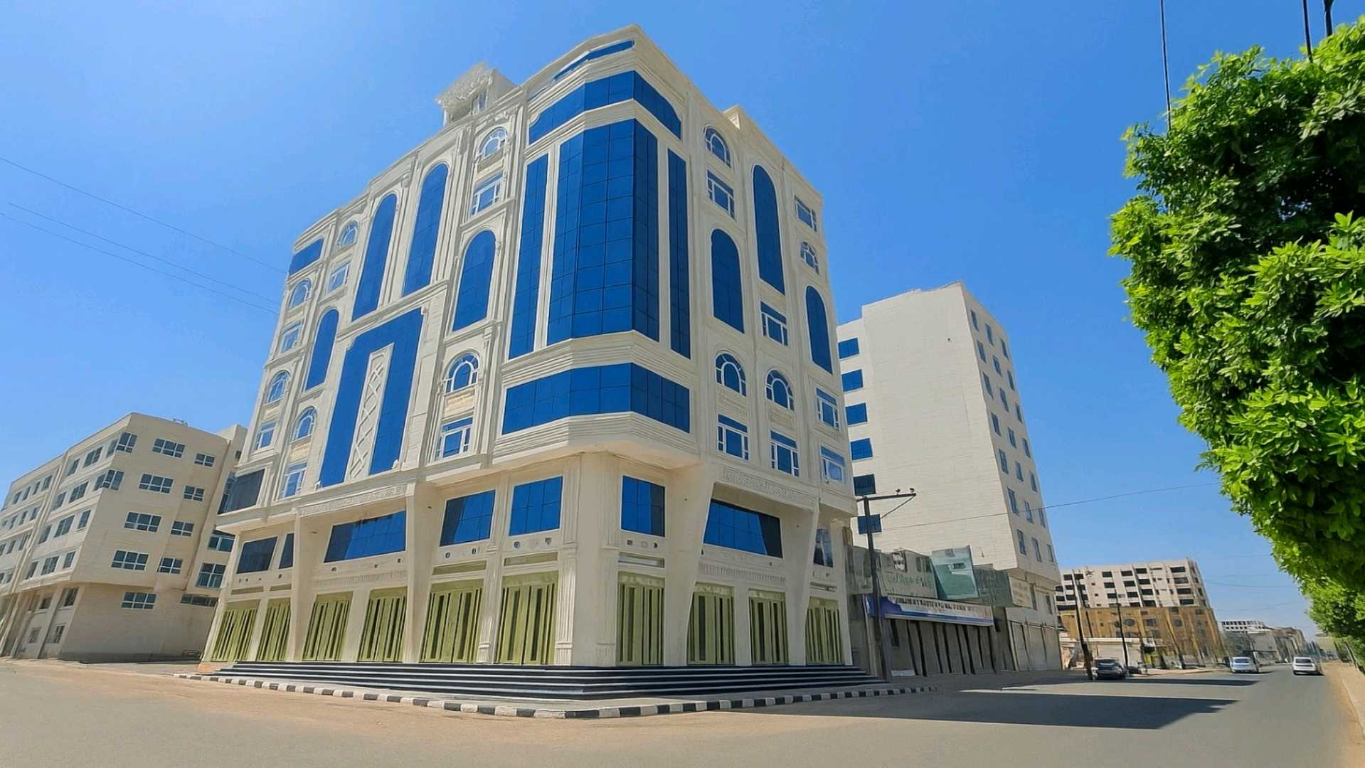 برج استثماري للبيع في صنعاء بيت بوس | موقع نادر وتشطيب VIP