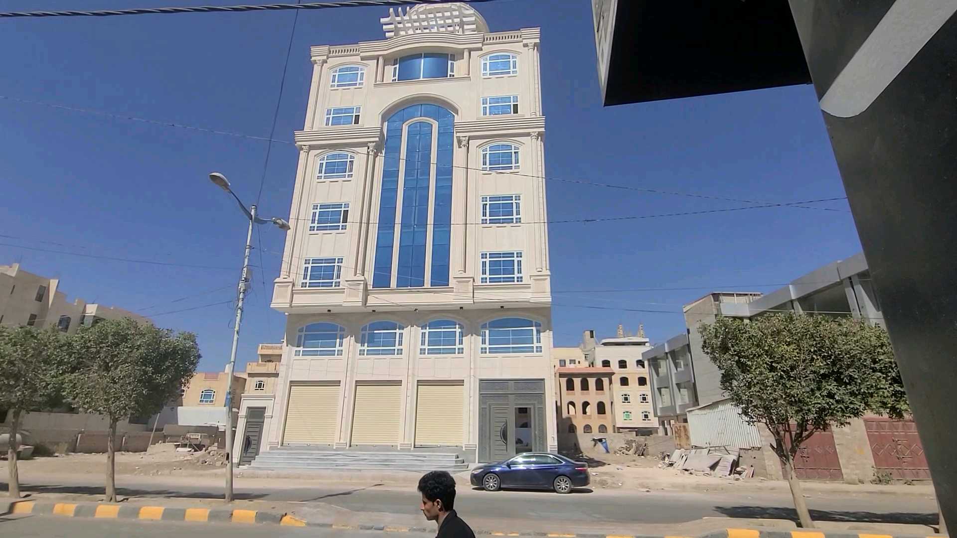 برج استثماري فاخر للبيع في صنعاء | بيت بوس