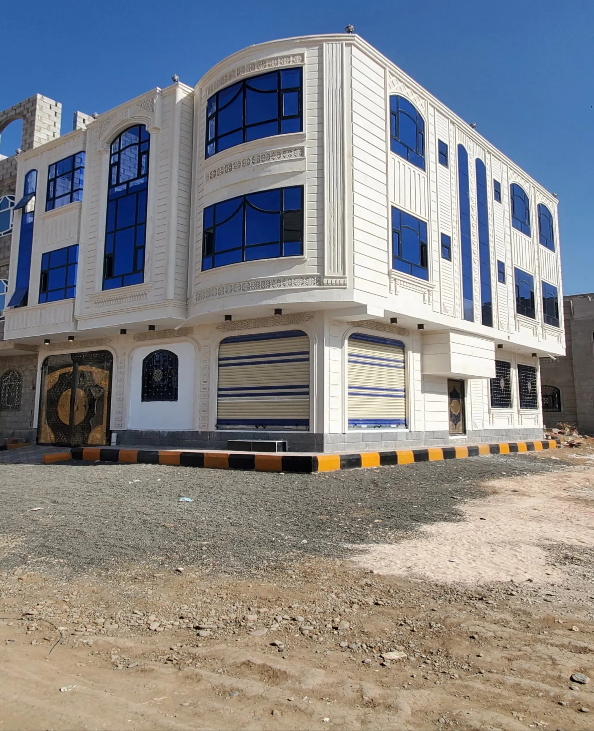 #عرض عقاري استثماري مميز جدا الموقع// صنعاء الخط الجديد بعدحي دارس السعر // ⁦⁦72⁩⁩مليون وسعرخاص للمشتر