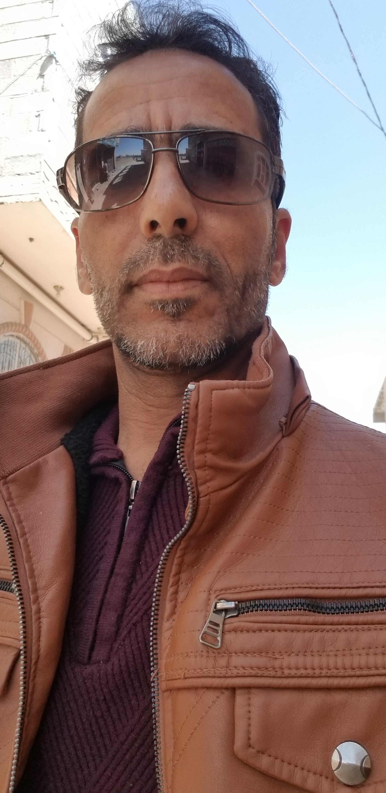 #بيت شارعبن مساحة لبنتين وربع قواعدعمدان مسلح هردي
