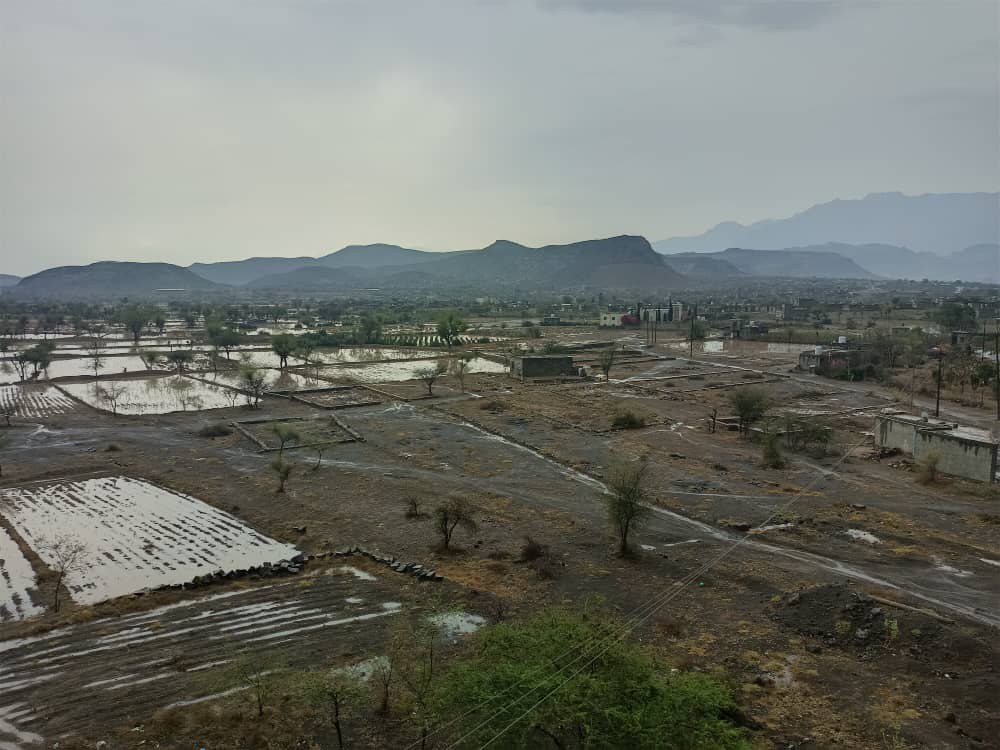 أرضية سته الف قصبه تعز الحوبان شارع الخمسين لمن يرغب البيع من المالك رأسا